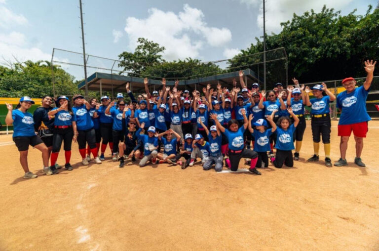 El lanzador José Berrios continúa comprometido con los niños de PR a través de su fundación